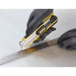 Cutter à Cartouche Stanley Fatmax 18mm -TOOLSTATION Soldes 84395 10